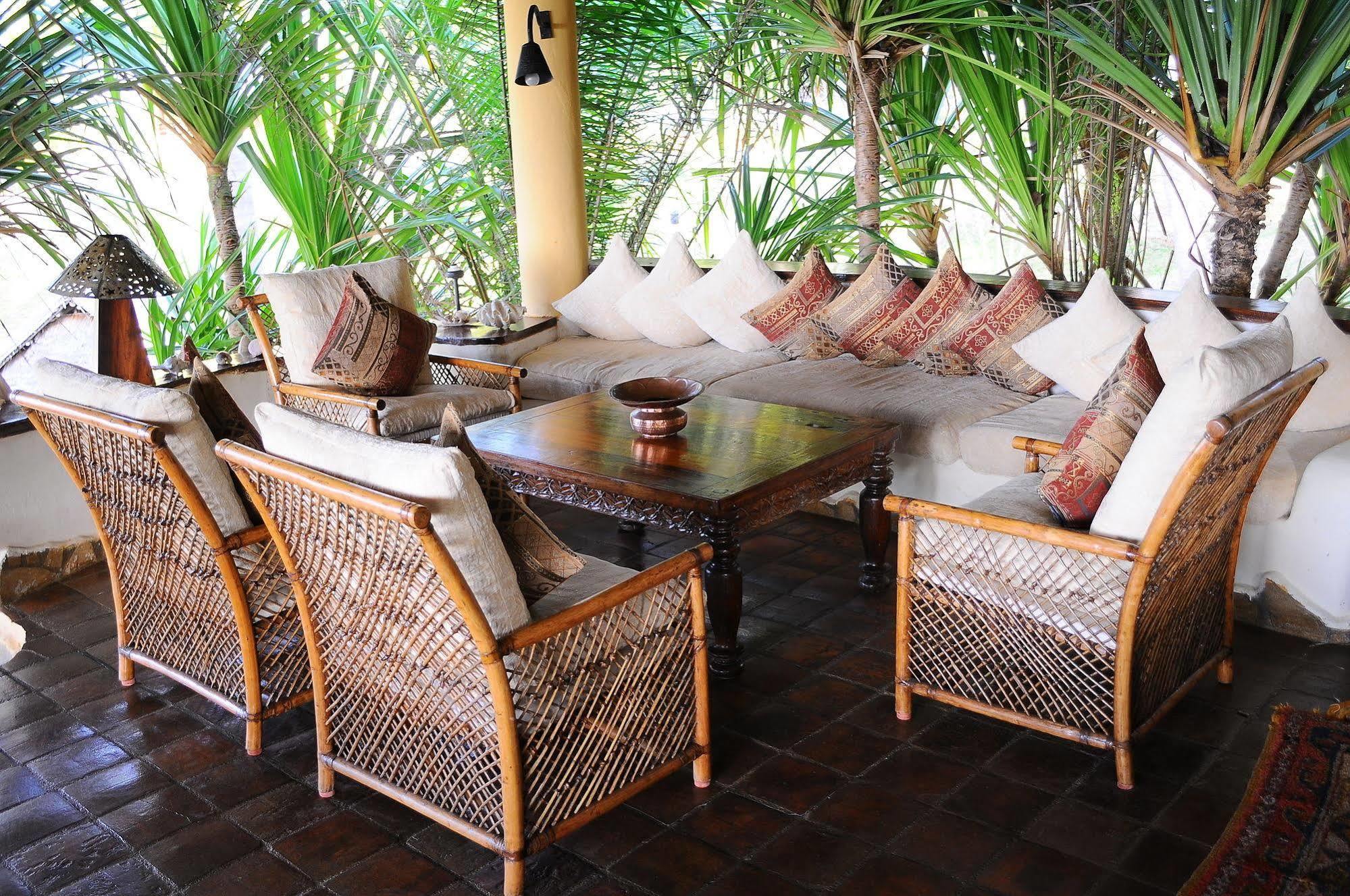 Kinasi Lodge Utende ภายนอก รูปภาพ