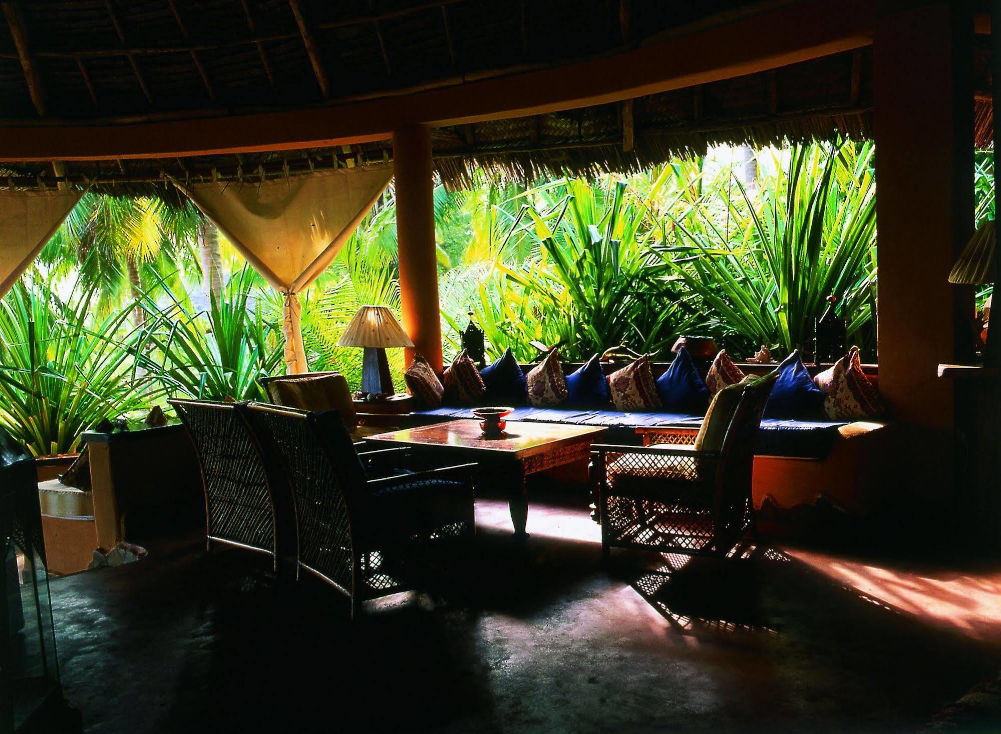 Kinasi Lodge Utende ภายนอก รูปภาพ