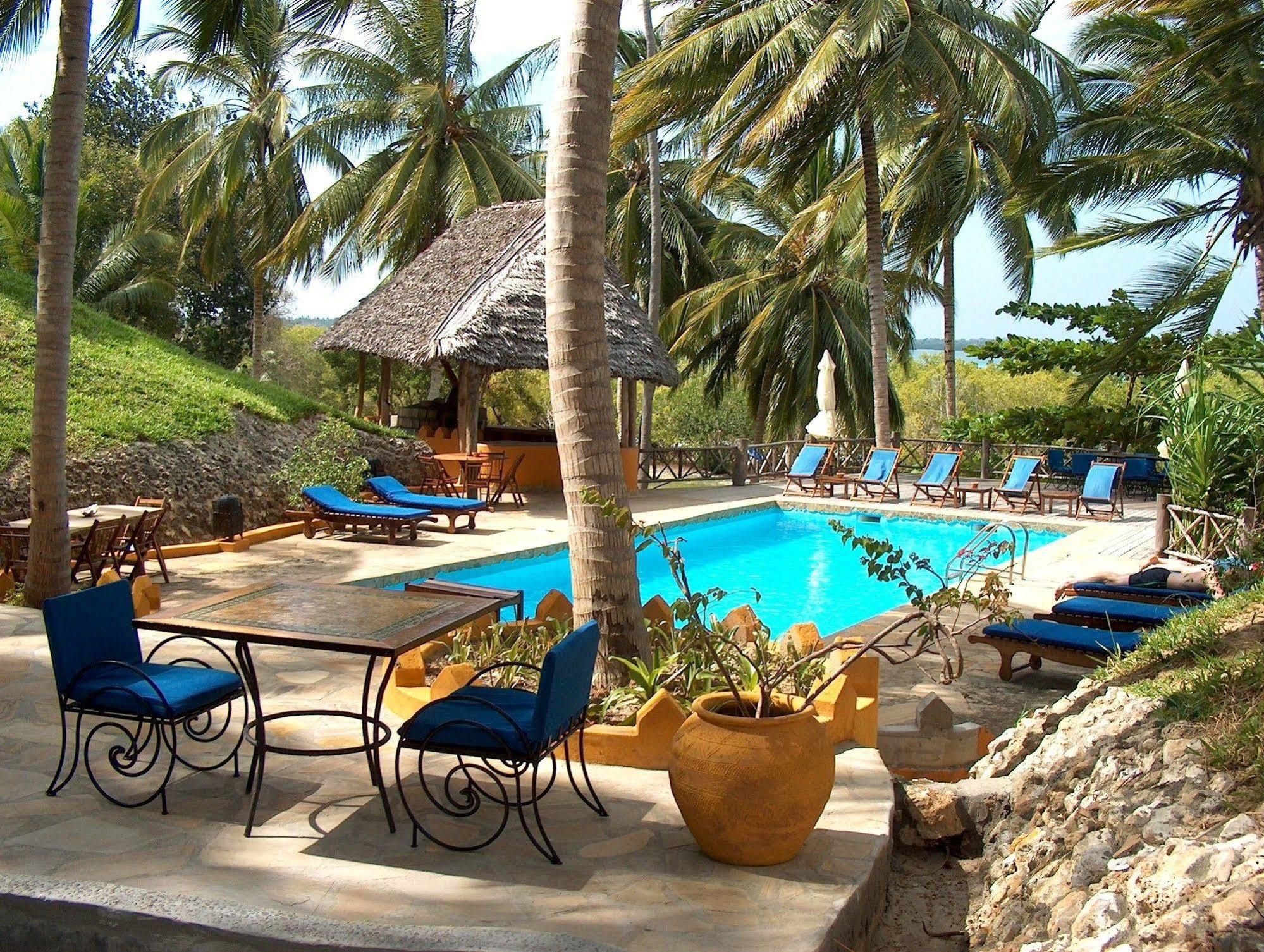 Kinasi Lodge Utende ภายนอก รูปภาพ