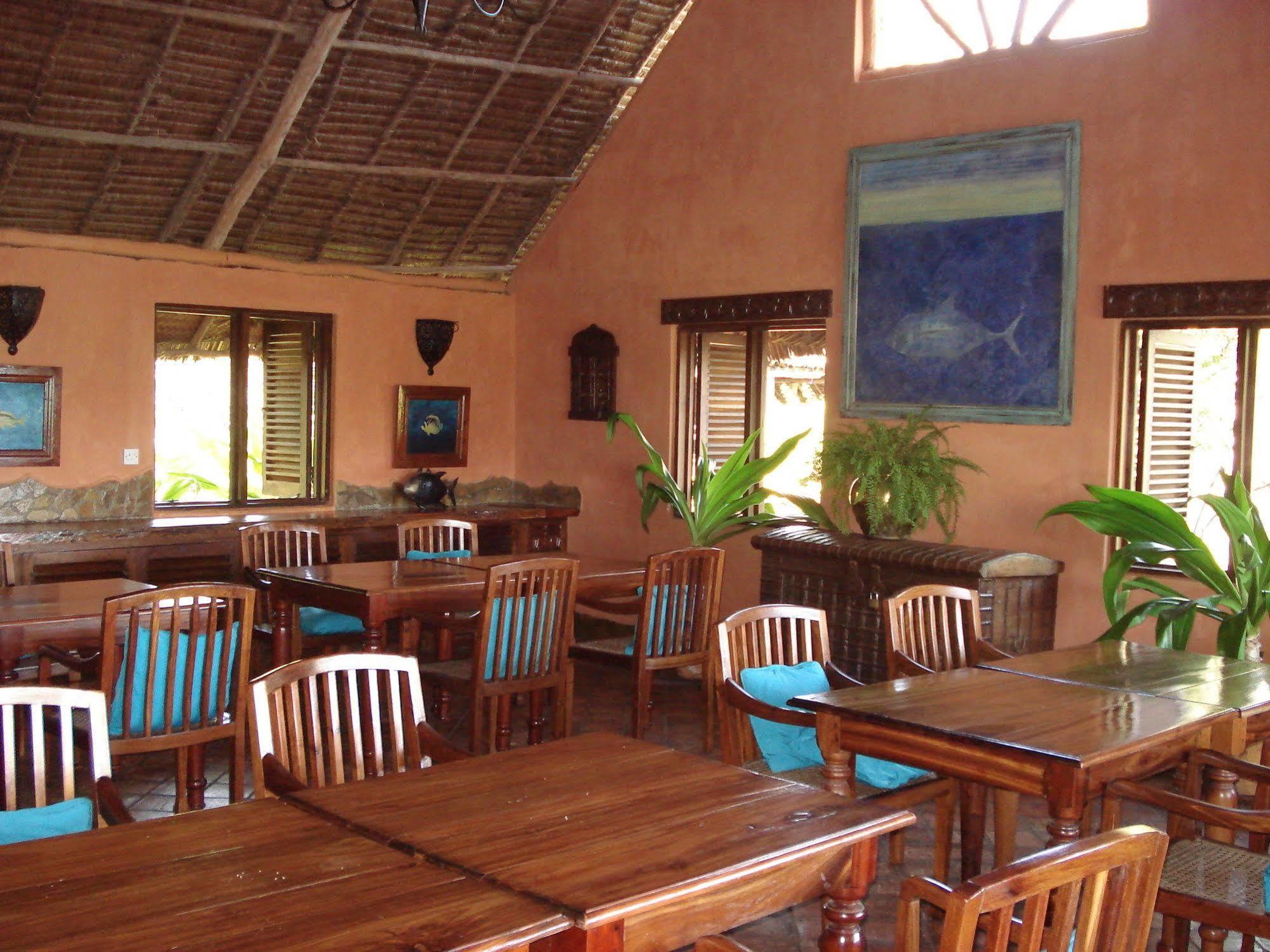 Kinasi Lodge Utende ภายนอก รูปภาพ