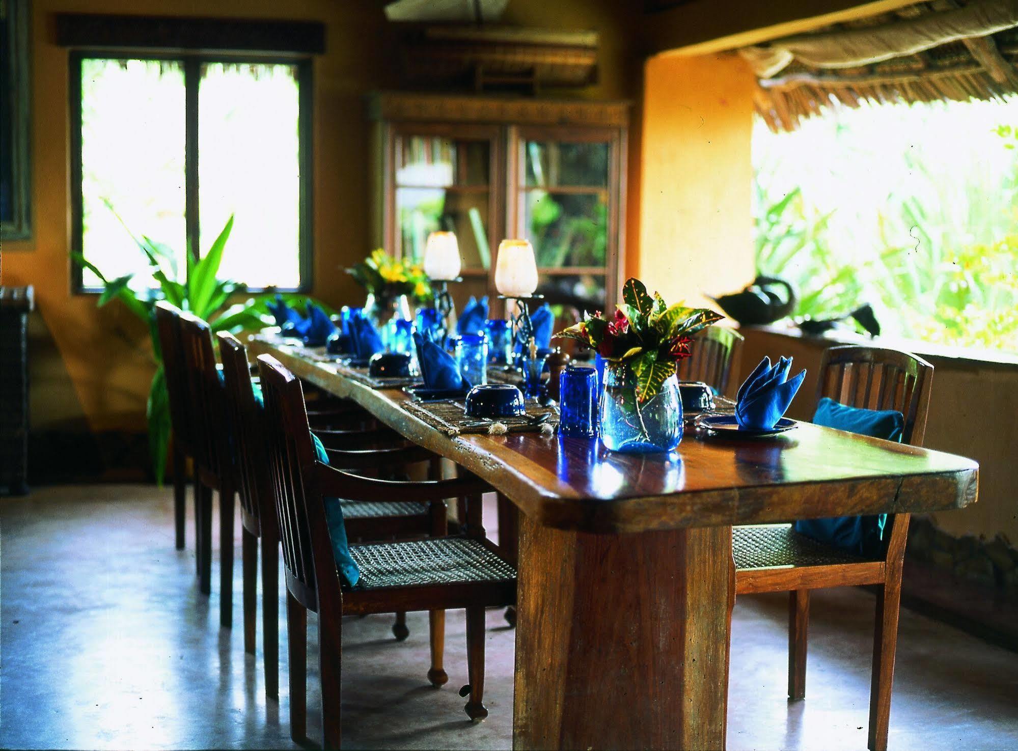 Kinasi Lodge Utende ภายนอก รูปภาพ