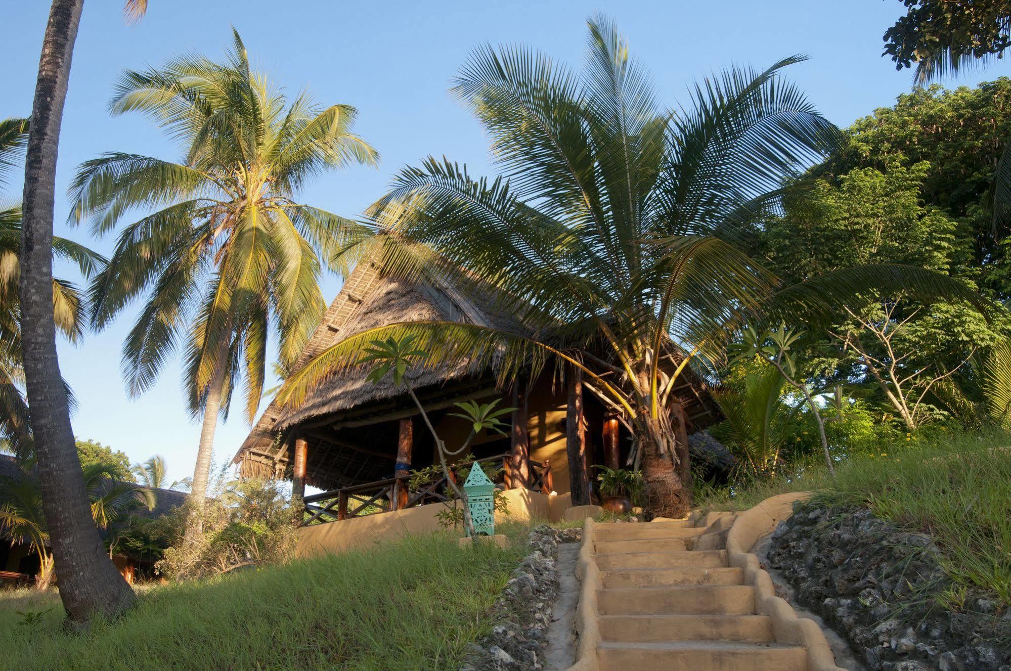 Kinasi Lodge Utende ภายนอก รูปภาพ