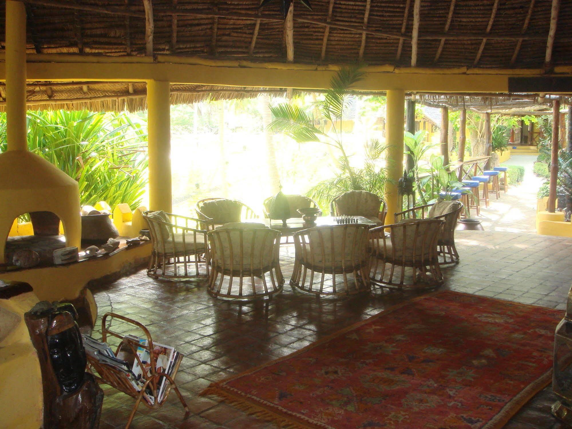 Kinasi Lodge Utende ภายนอก รูปภาพ