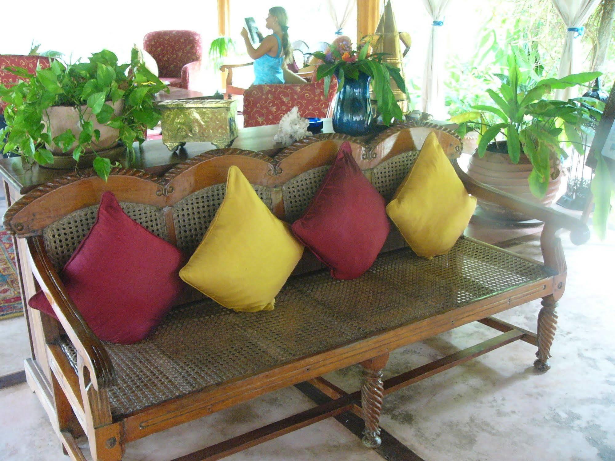 Kinasi Lodge Utende ภายนอก รูปภาพ