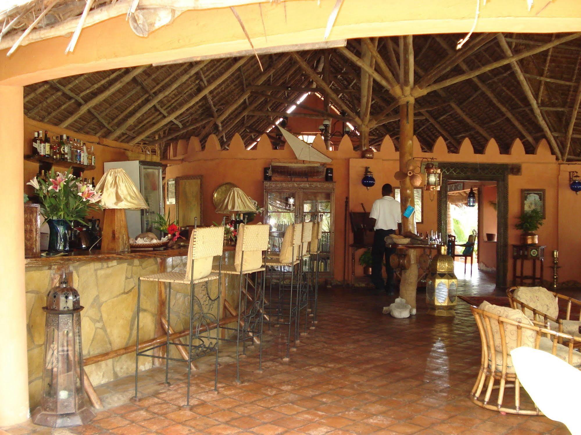 Kinasi Lodge Utende ภายนอก รูปภาพ